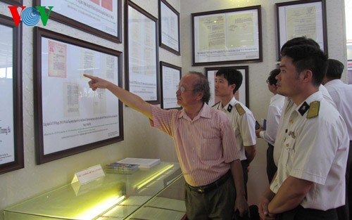 Triển lãm “Hoàng Sa, Trường Sa của Việt Nam-Những bằng chứng lịch sử và pháp lý” - ảnh 1